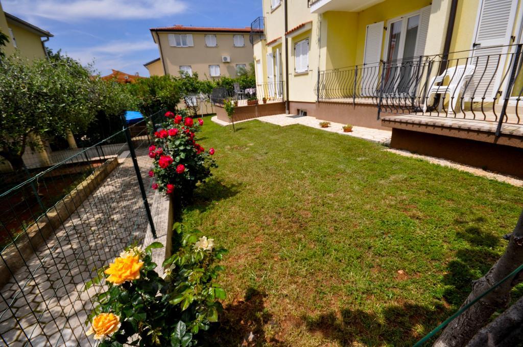 Ana M Apartments Новиград Экстерьер фото