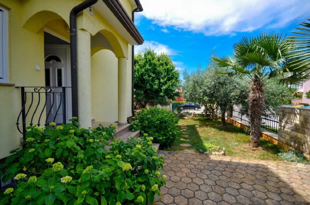 Ana M Apartments Новиград Экстерьер фото